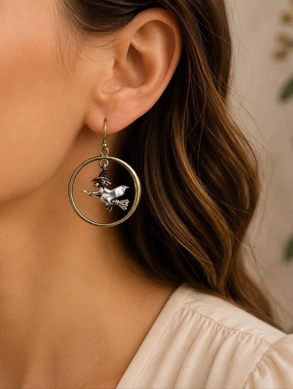 Avon 2008 Flying Witch Earrings Halloween‎ Dangle Gold Tone Hoop Vintage Costume